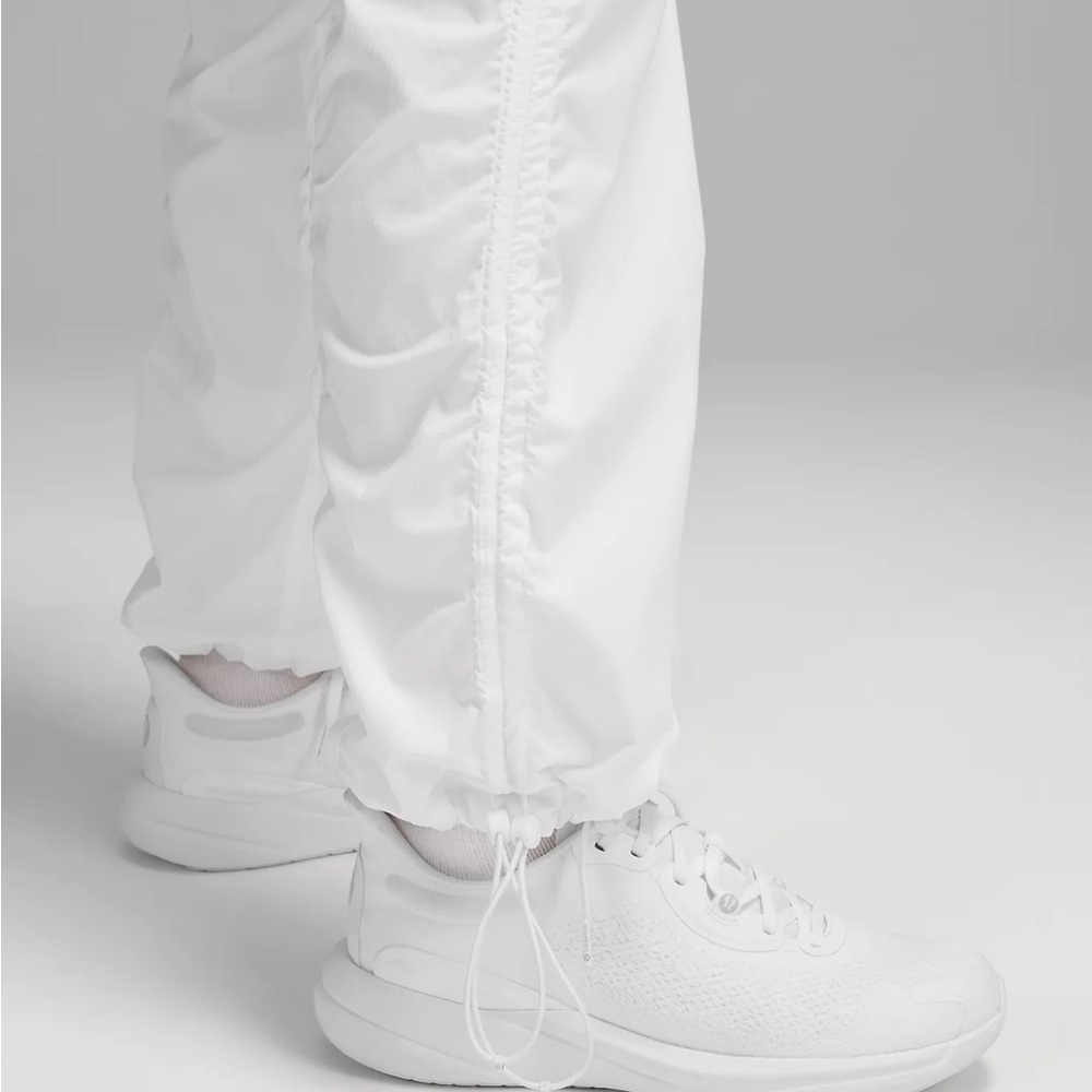 NWT lululemon Dance Studio Relaxed-Fit Mid-Rise Cargo Pant - XS - Picture 11 of 16